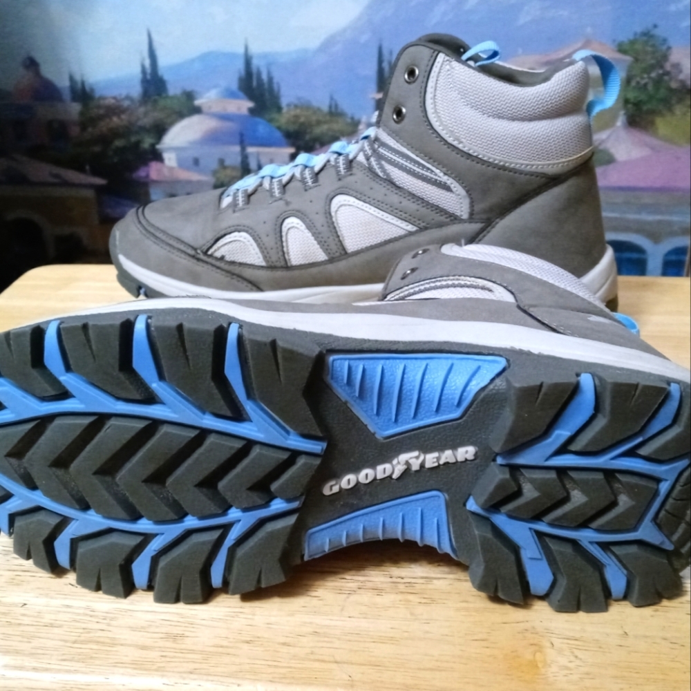 🆕 Good Year waterproof women's hiking boots.New! condition.